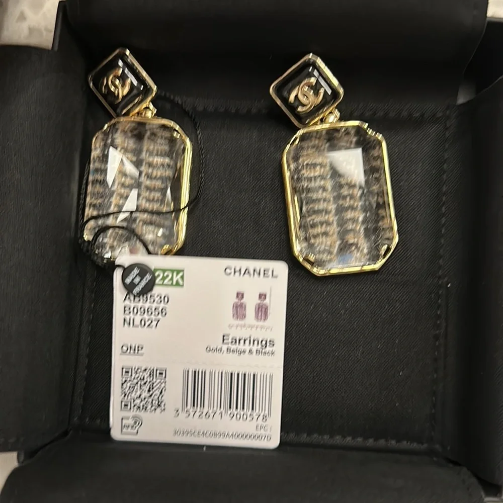 Chanel earring tweed RUNWAY 2022/23 FW NWT Full Set